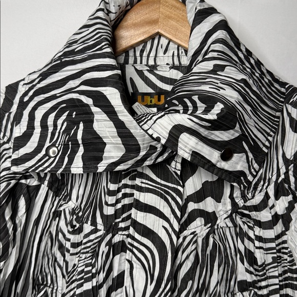 UBU zebra print black and white crinkle jacket sz Large - Picture 3 of 7